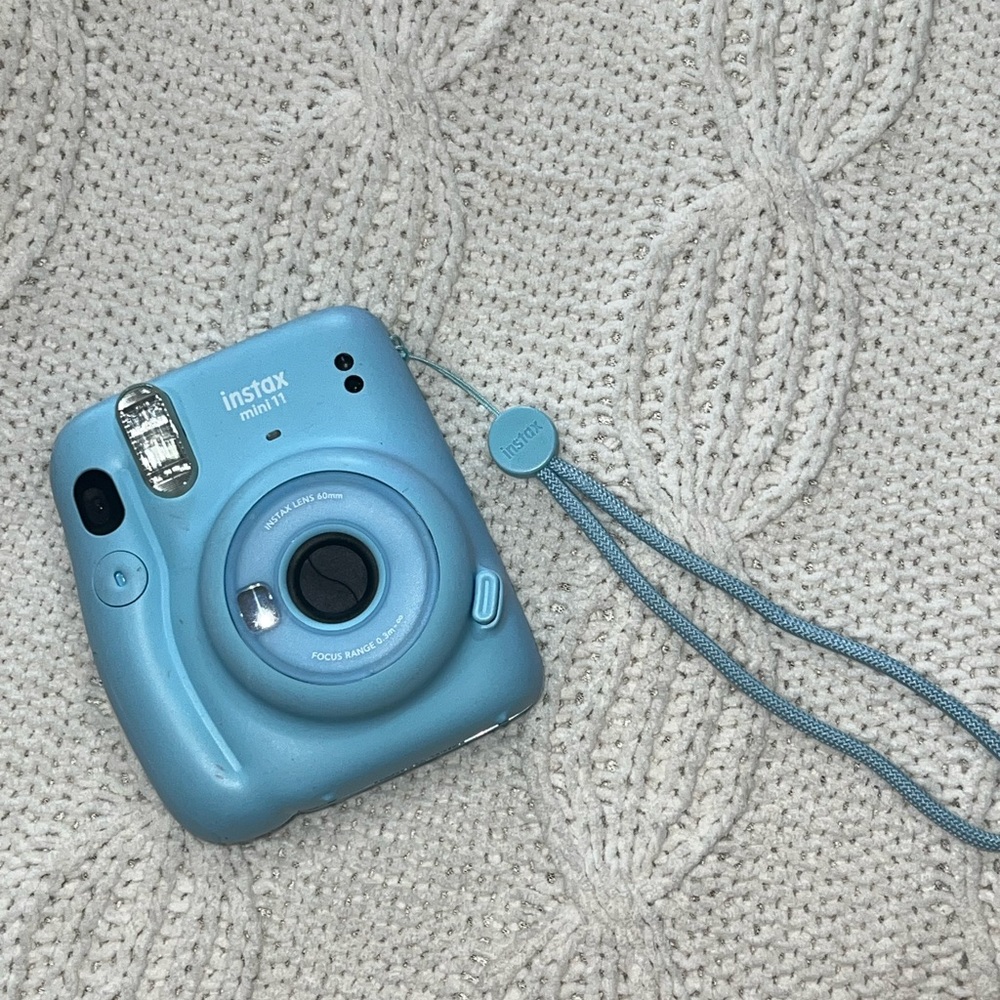 Instax mini 11 Polaroid camera